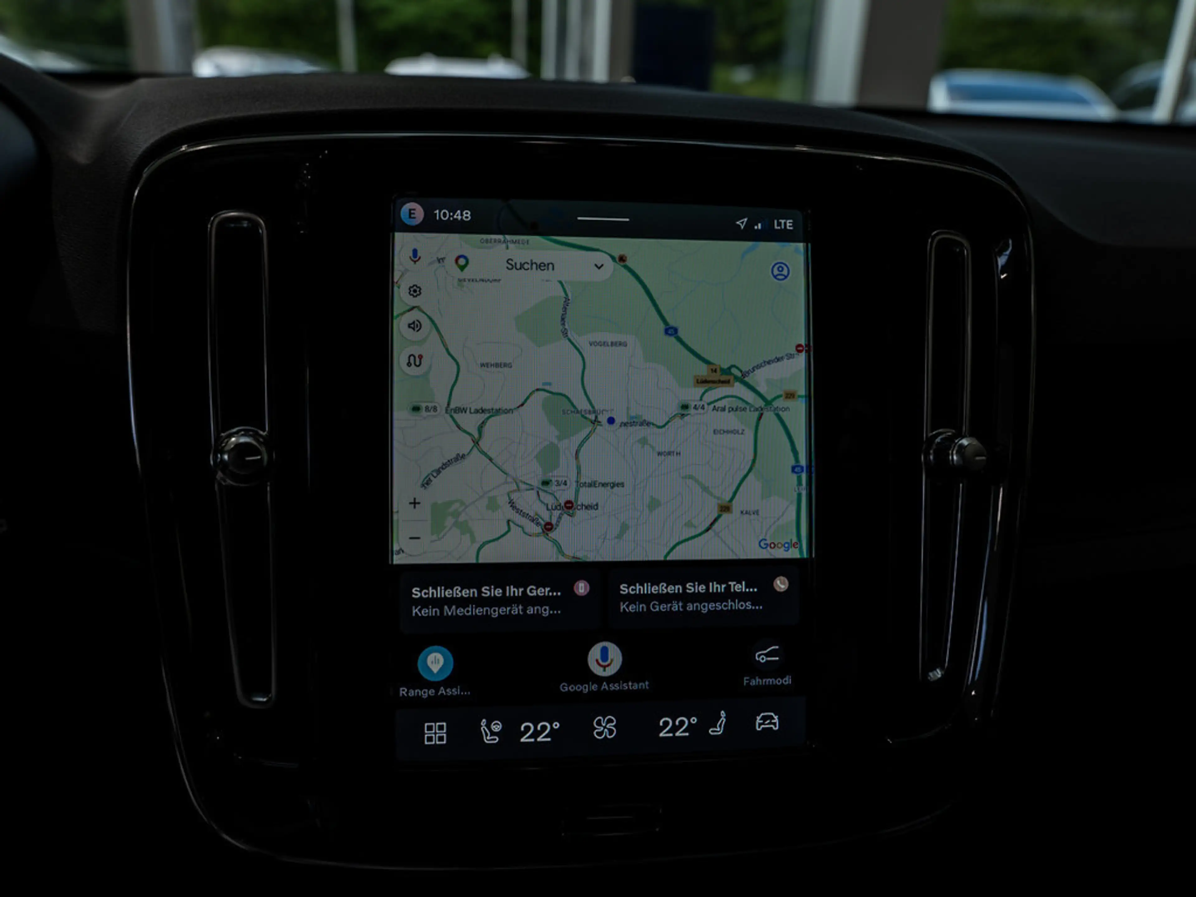 Volvo EX40 Single Motor Extended Range Plus Black Edition — photo 13