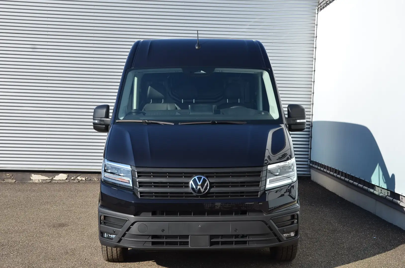 Volkswagen Crafter 2.0TDI- L4H3- DSG- Camera- Nieuw- 44500+BTW Zwart - 2