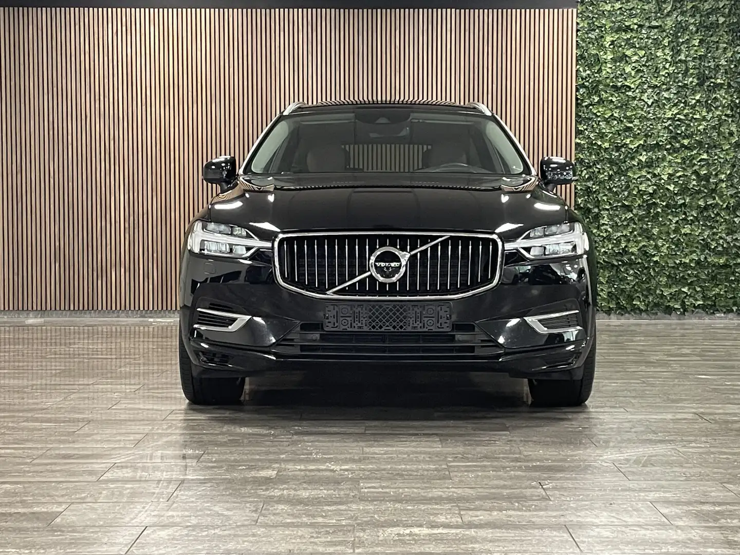 Volvo XC60 T8 AWD Recharge Inscription | Luchtvering | Harman Zwart - 2
