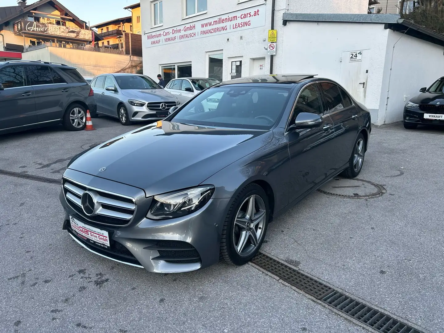 Mercedes-Benz E 220 d 4 Matic Aut AMG Line*bei Finanzierung FIX 6,274% Gris - 1