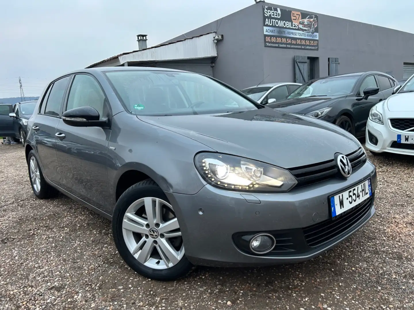 Volkswagen Golf Match Gris - 1