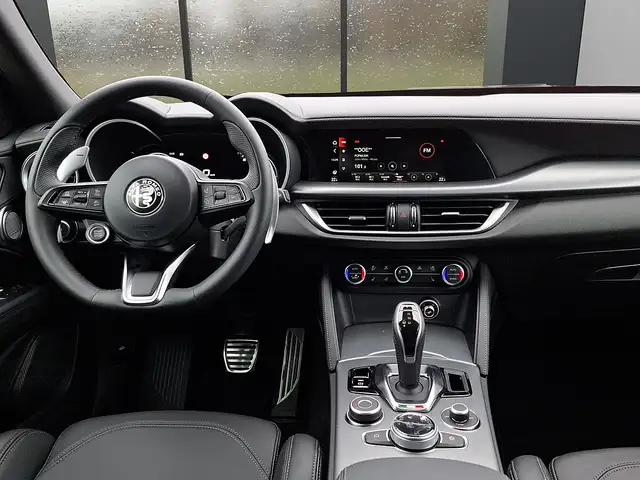 Alfa Romeo Stelvio Veloce 2,2 16V 210 AT8 Q4 Ansicht 7