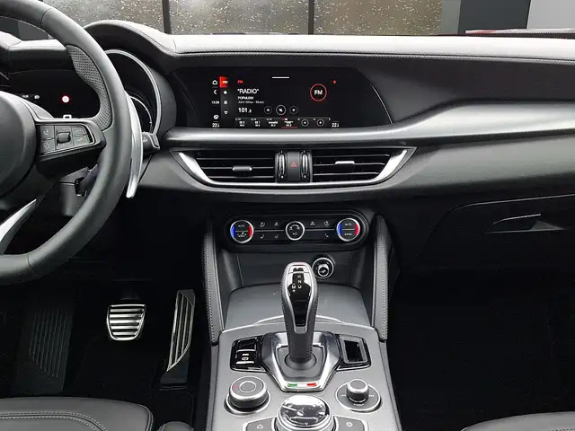 Alfa Romeo Stelvio Veloce 2,2 16V 210 AT8 Q4 Ansicht 8