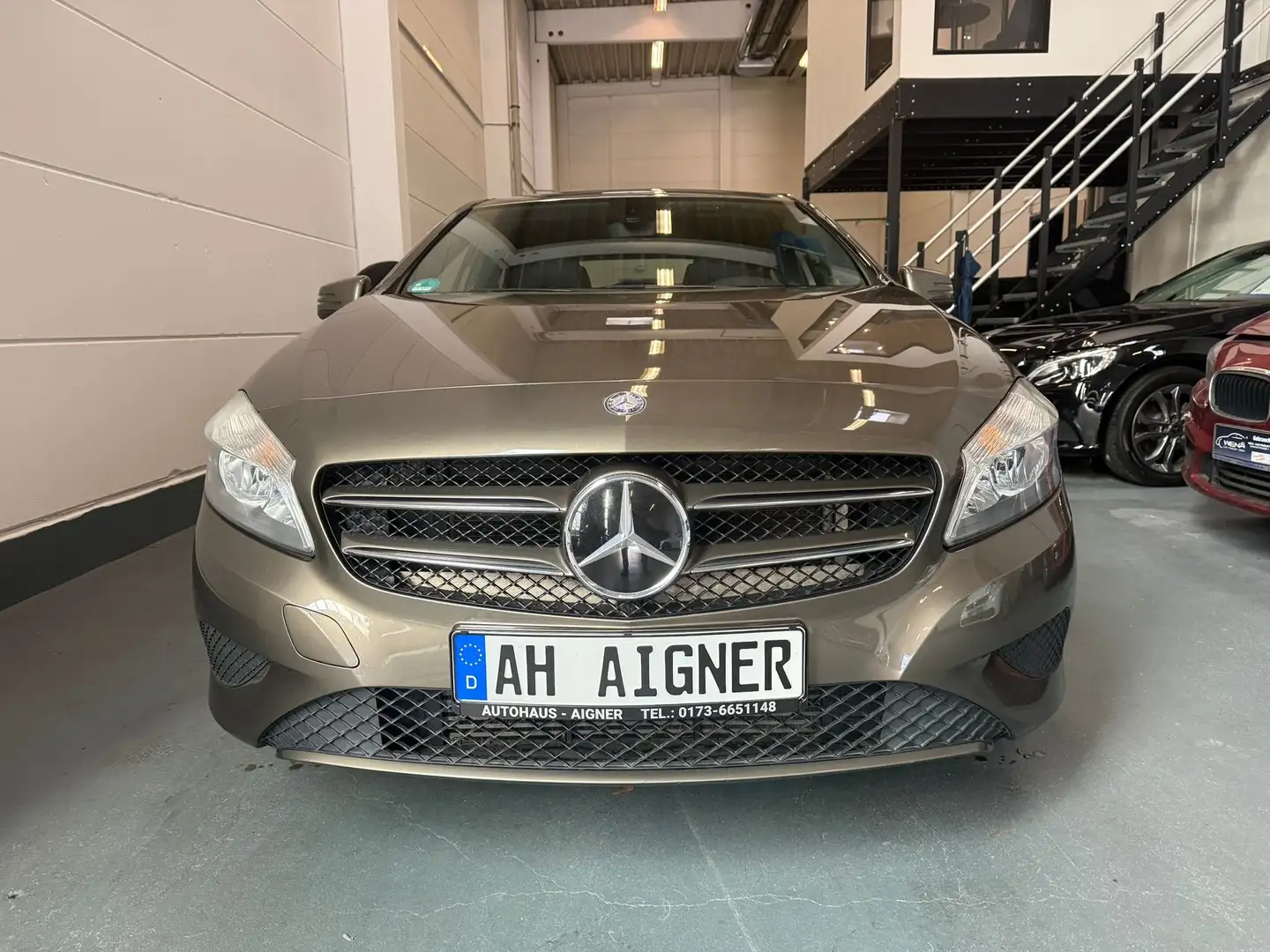 Mercedes-Benz A 180 BlueEfficiency Navi*Kamera*Sitzheiz.*Teilleder Braun - 2