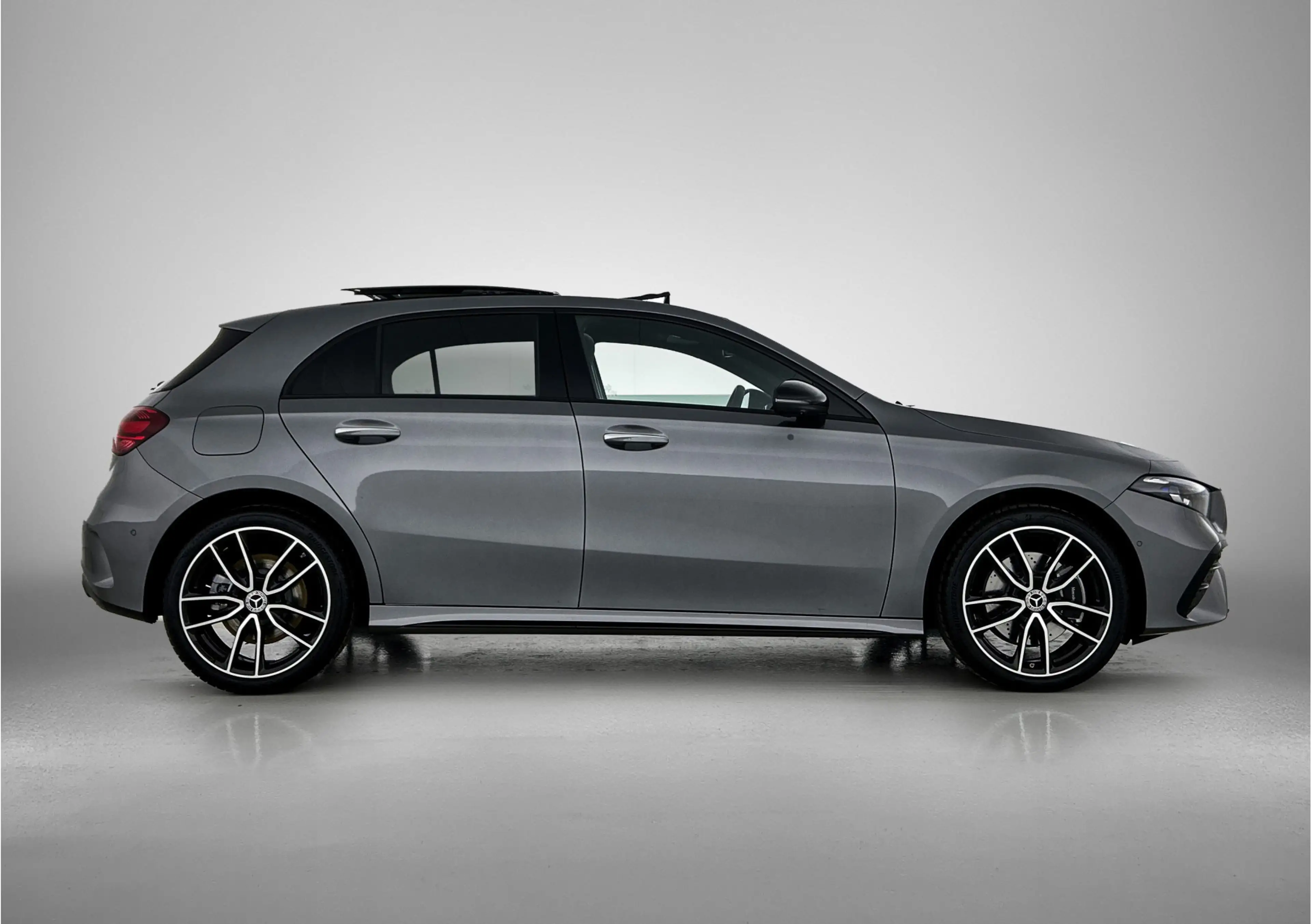 Mercedes-Benz A 250 e Business Solution AMG | AMG Line Plus pakket | S — photo 15