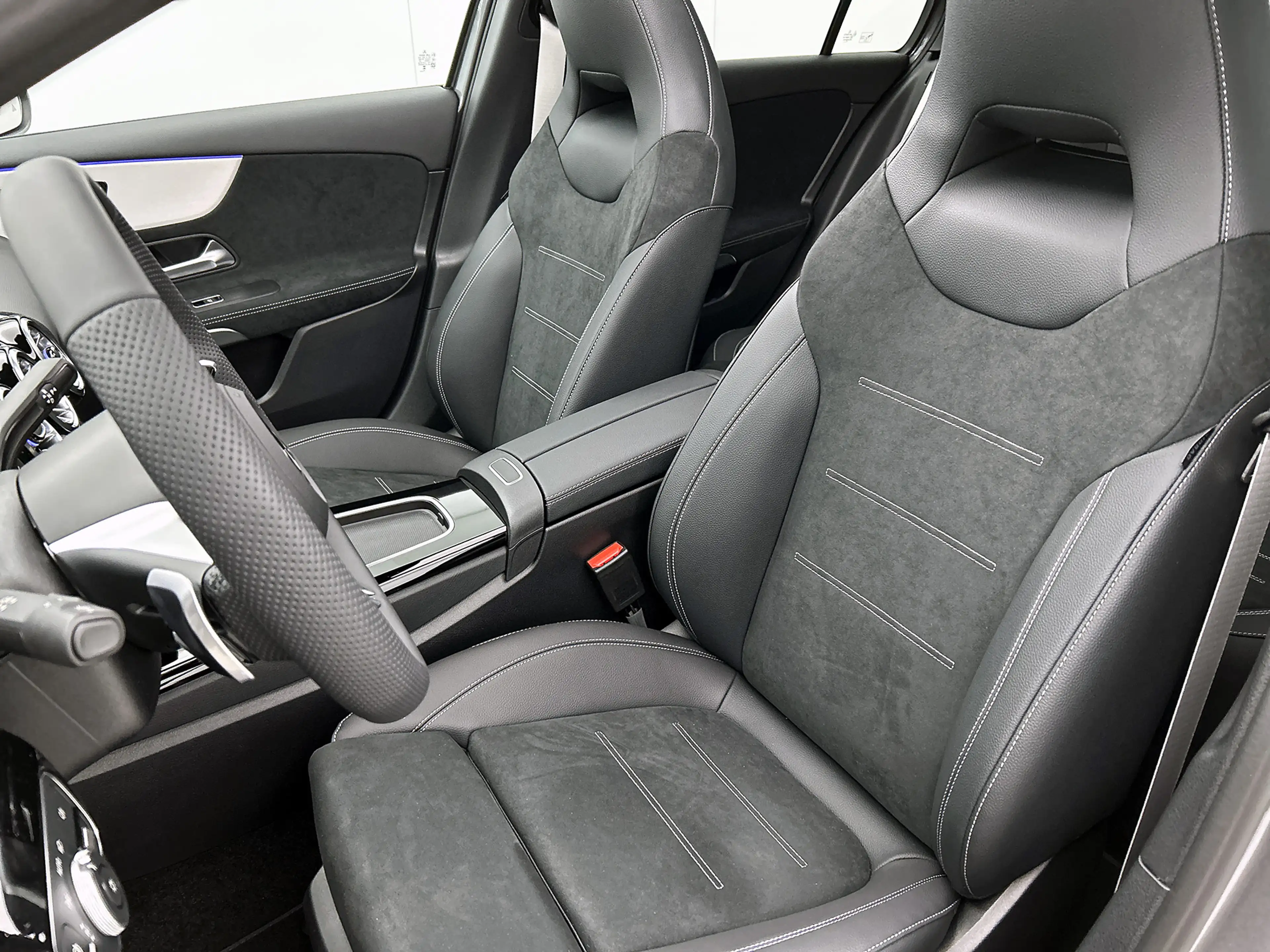 Mercedes-Benz A 250 e Business Solution AMG | AMG Line Plus pakket | S — photo 5