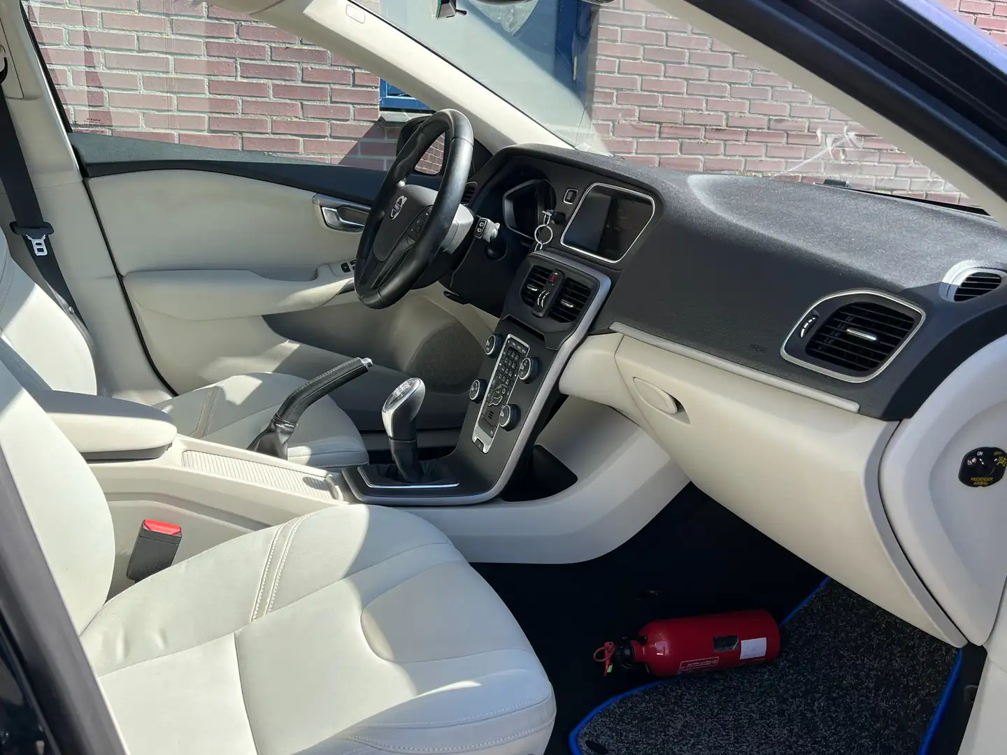 Volvo V40 V40 1.6 D2 Momentum Bleu - 2