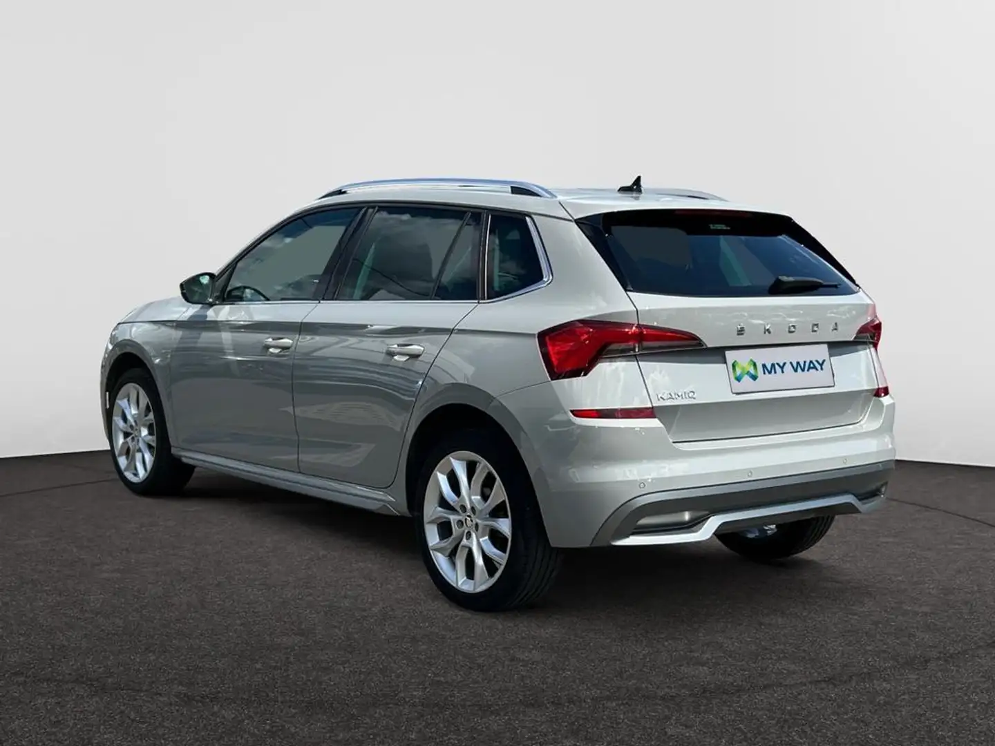 Skoda Kamiq Kamiq Clever+ 1,0 TSI 81 KW 6-speed mech. Grau - 2