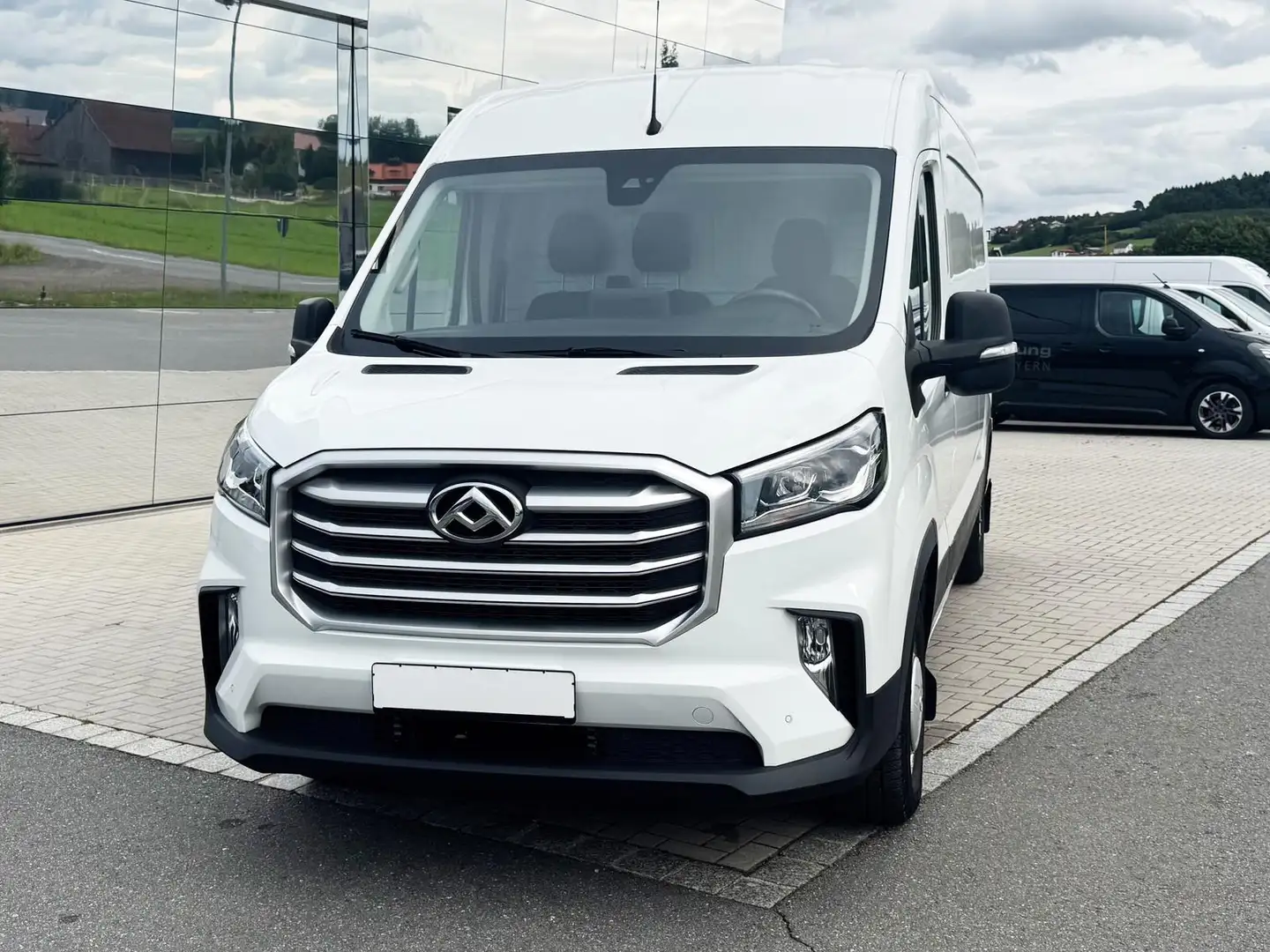 Maxus Deliver 9 3,5t Klima Weiß - 1