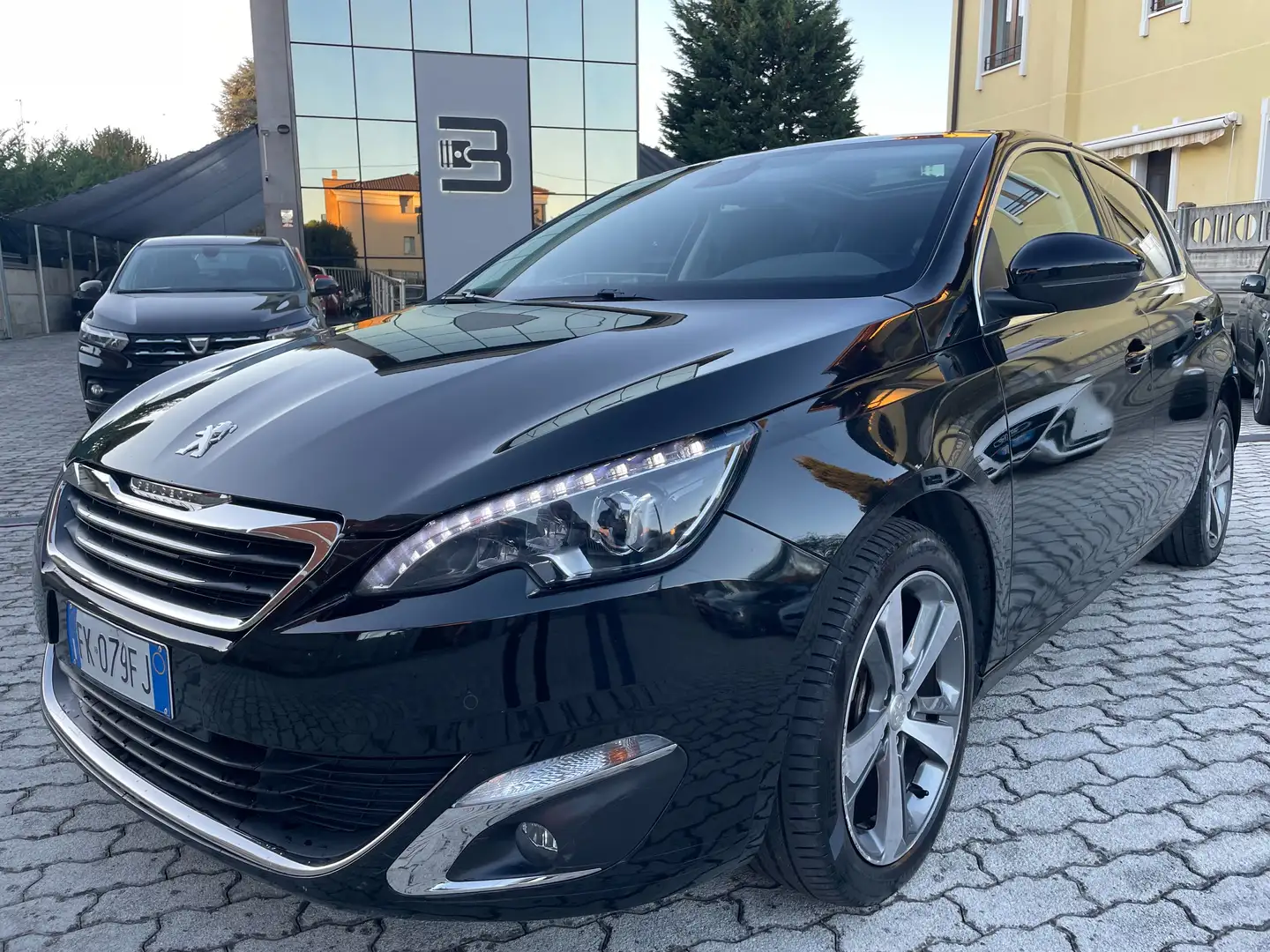 Peugeot 308 1.6 bluehdi Gt Line TETTO+NAVI+LED NEOPATENTATI OK Negro - 1
