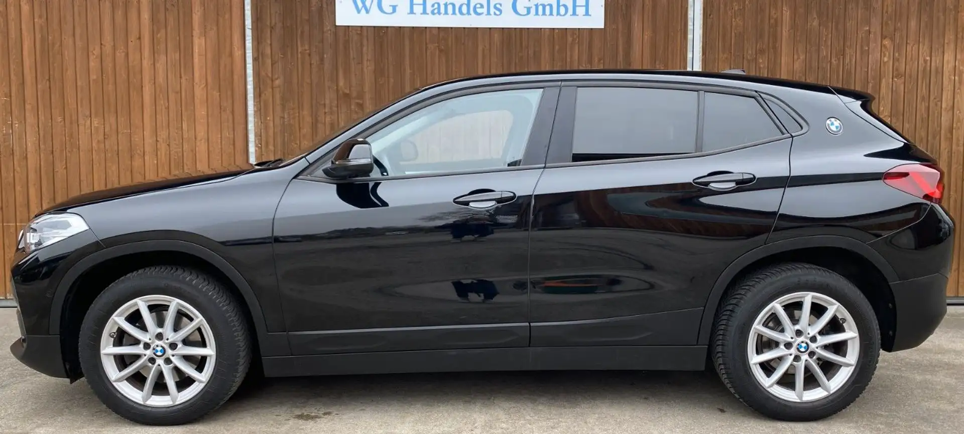 BMW X2 sDr.18i Facelift SHZ Sport Lederl.Navi Parkass Noir - 2