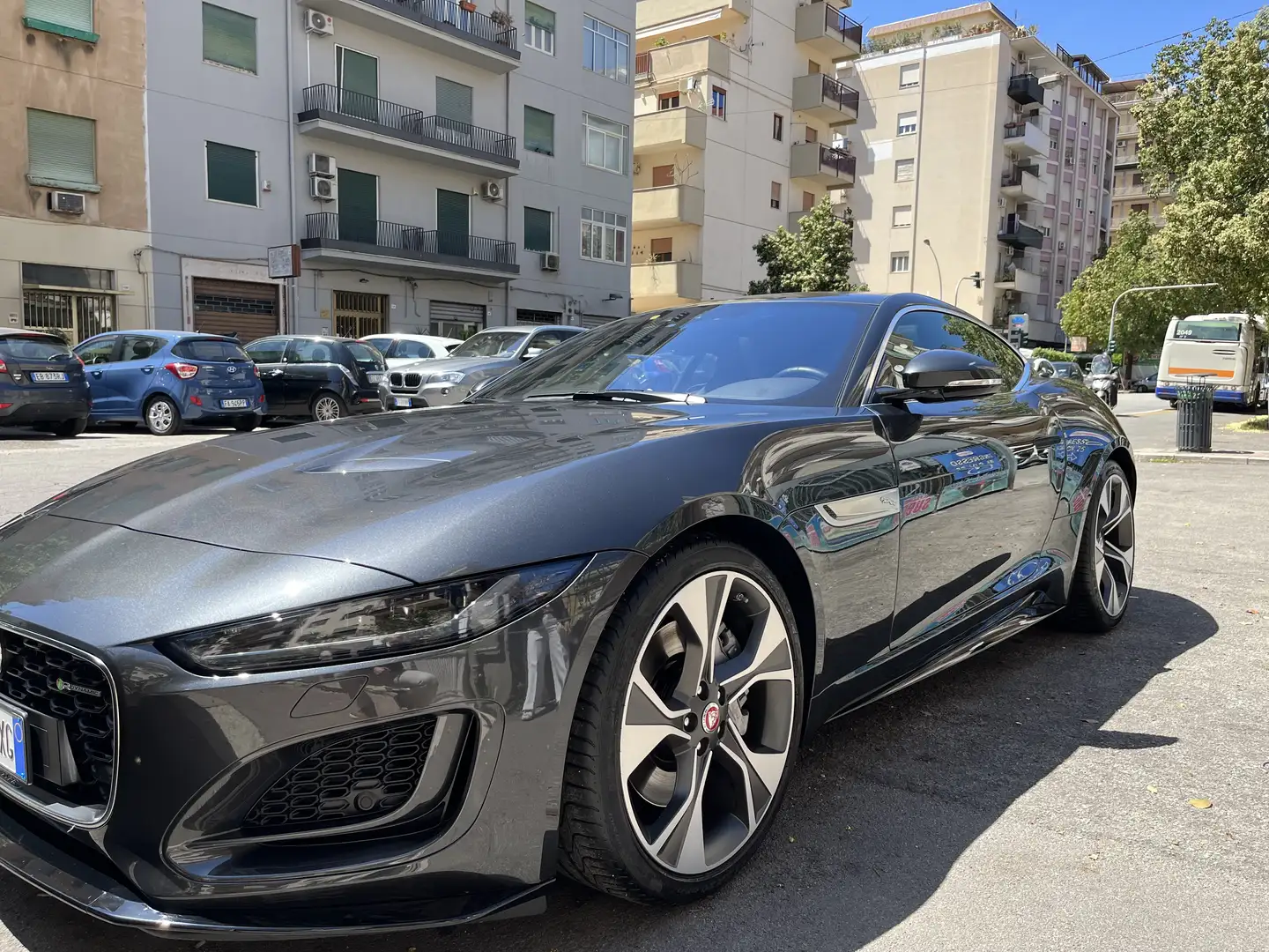 Jaguar F-Type Coupe 2.0 i4 R-Dynamic rwd 300cv auto - 1