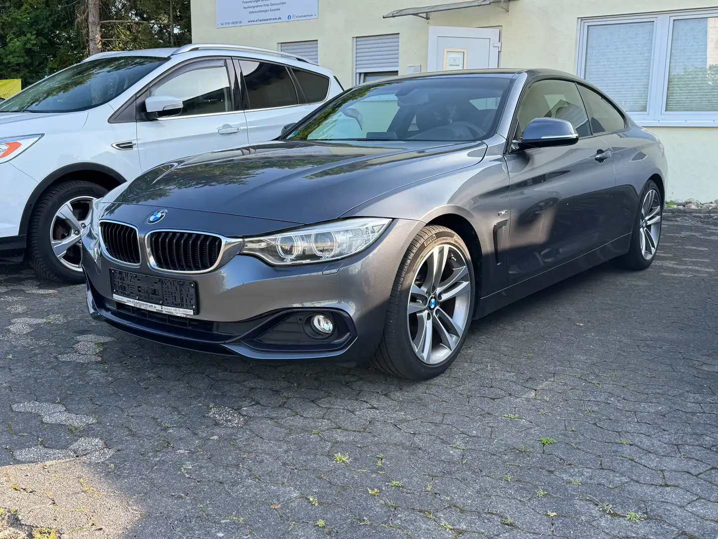 BMW 420 d Coupe Sport Line M-Technik Navi AHK Xenon 1.Hand Gris - 1