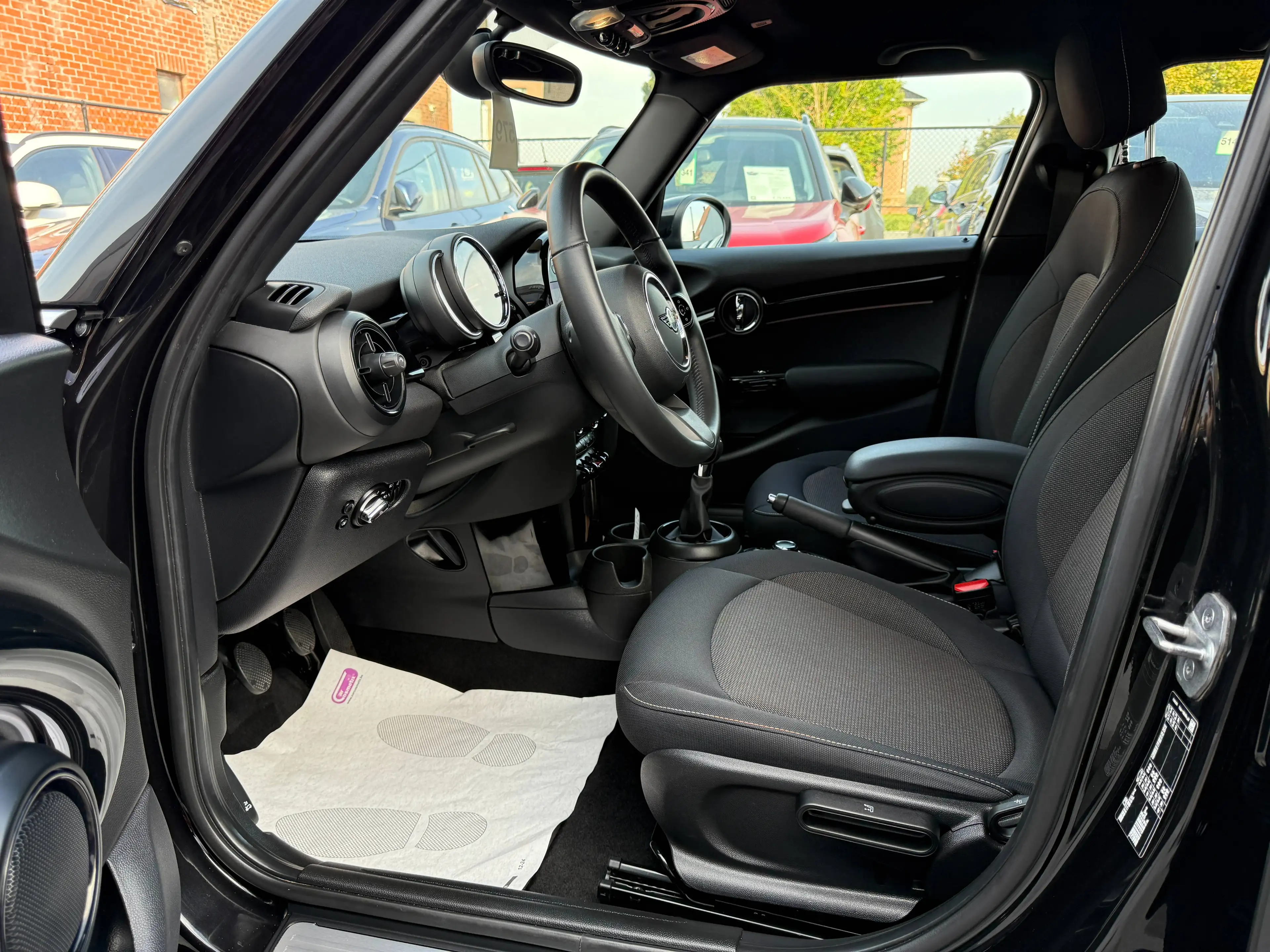 MINI One 1.5i 102PK FACELIFT 5-DEURS NAVIGATIE FULL LED CARPLAY PDC BLUETOOTH AIRCO — photo 13