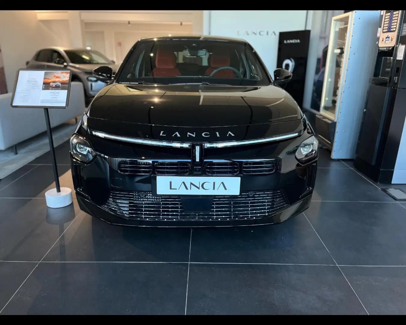 Lancia Ypsilon 1.2 mhev LX Nero - 2