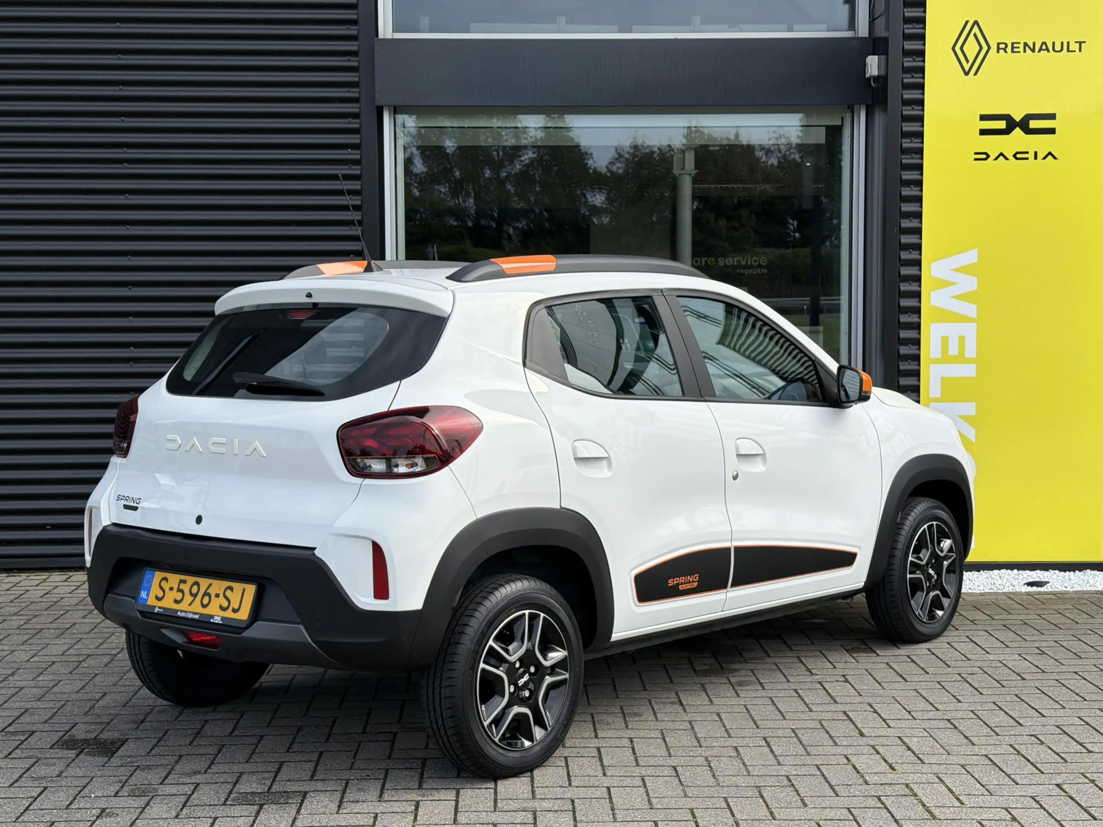 Dacia Spring Expression 27 kWh — photo 2