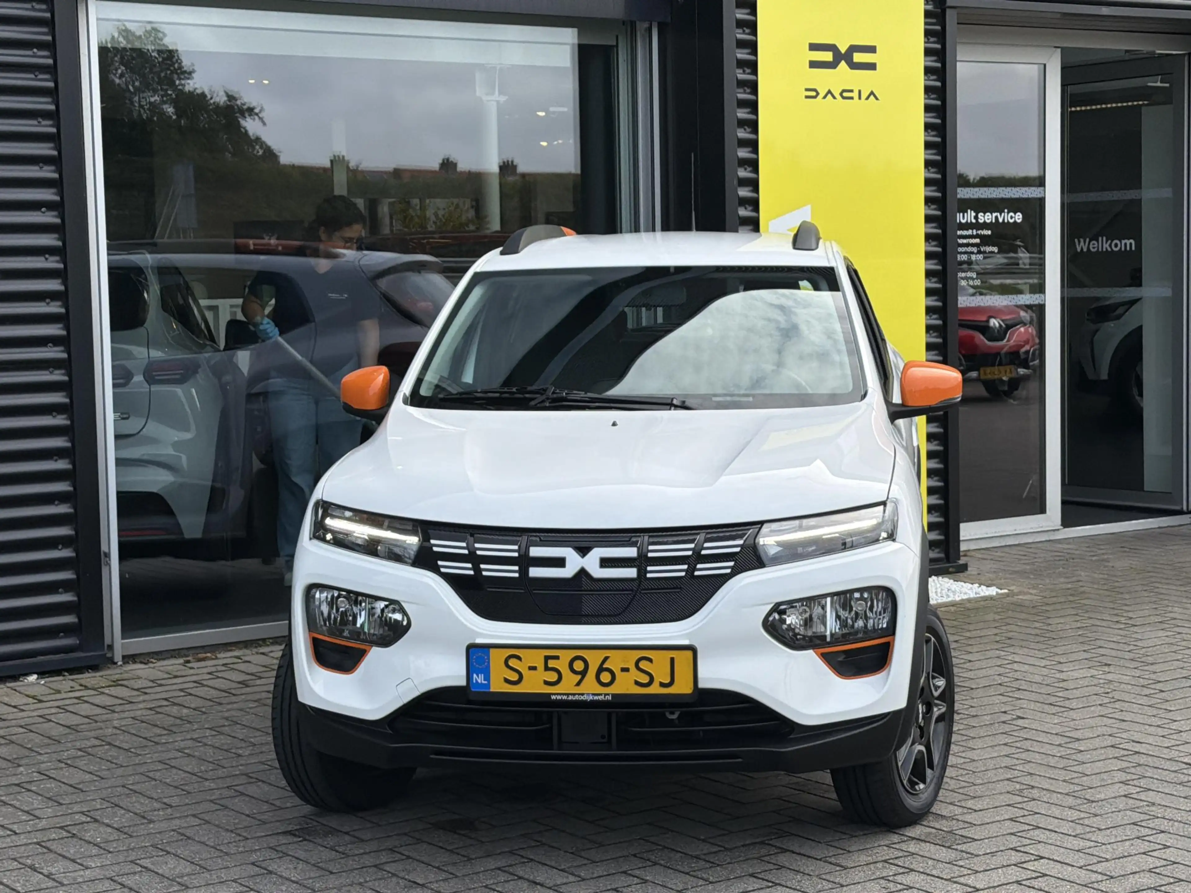 Dacia Spring Expression 27 kWh — photo 3