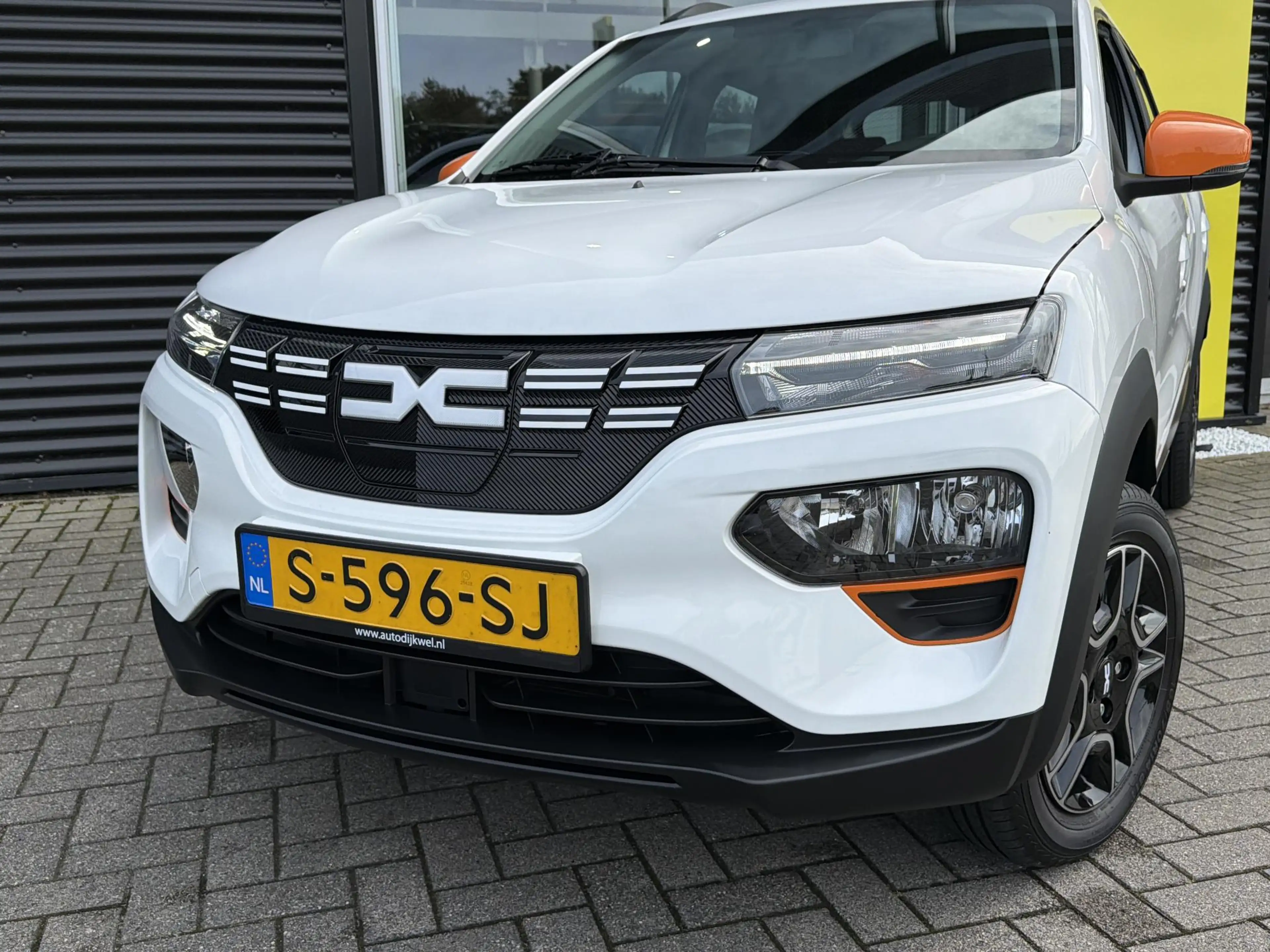 Dacia Spring Expression 27 kWh — photo 4