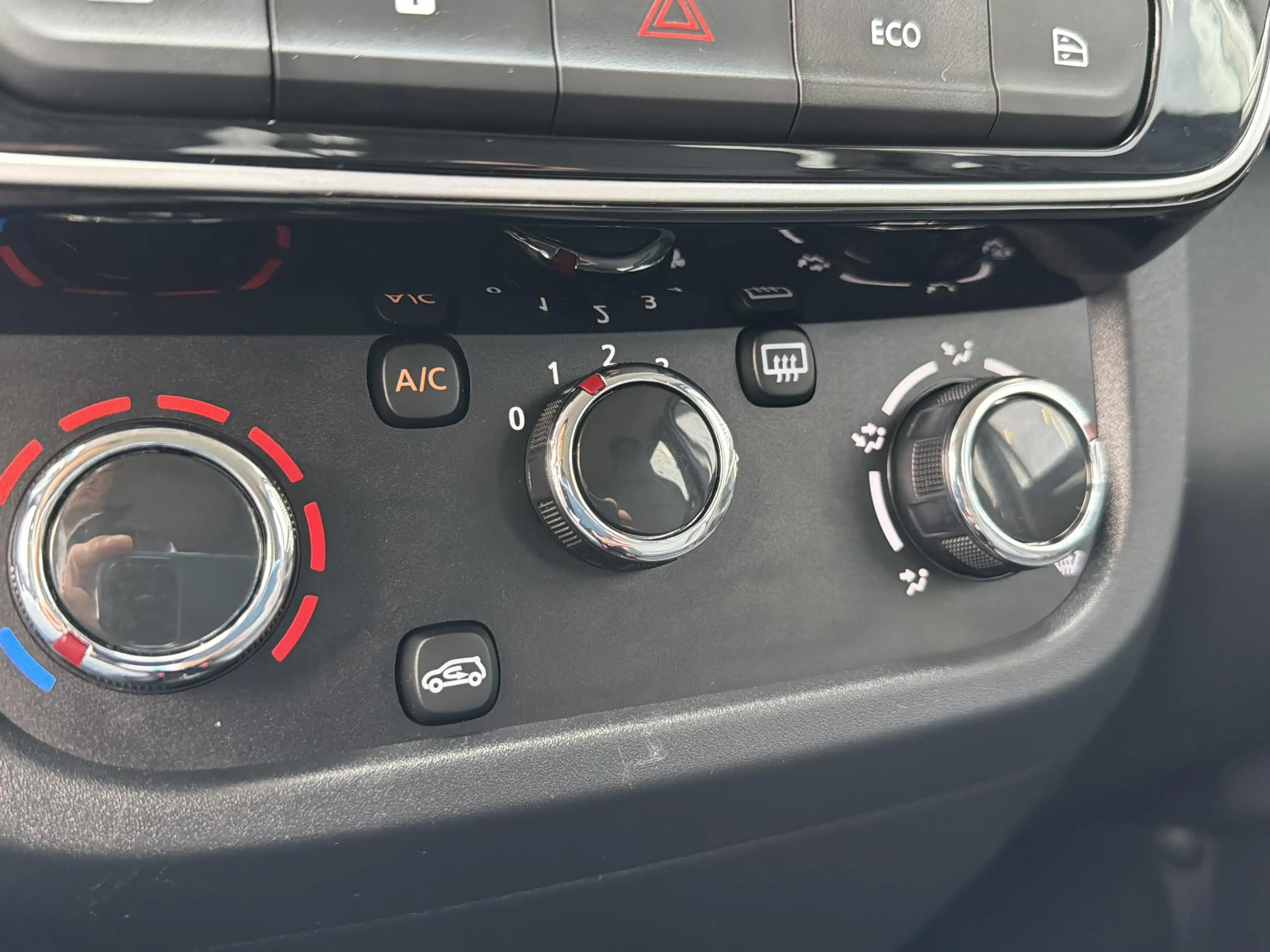Dacia Spring Expression 27 kWh — photo 16