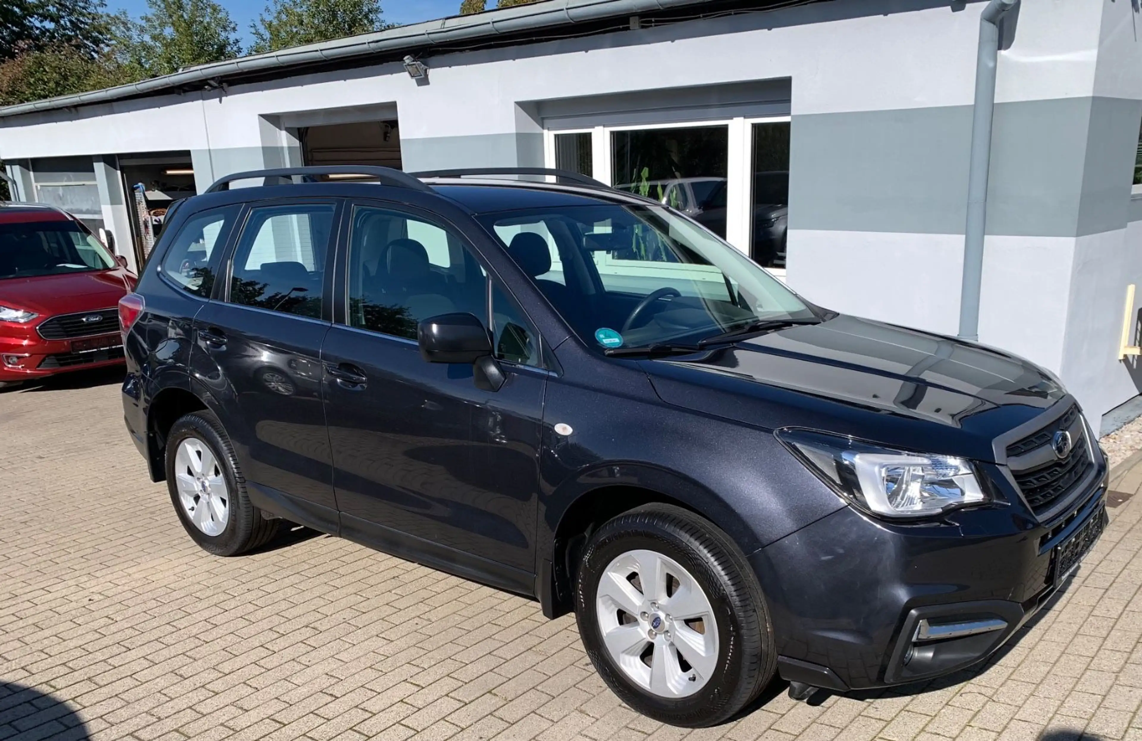 Subaru Forester Active 2,0 AWD AHK PDC Shzg Klima