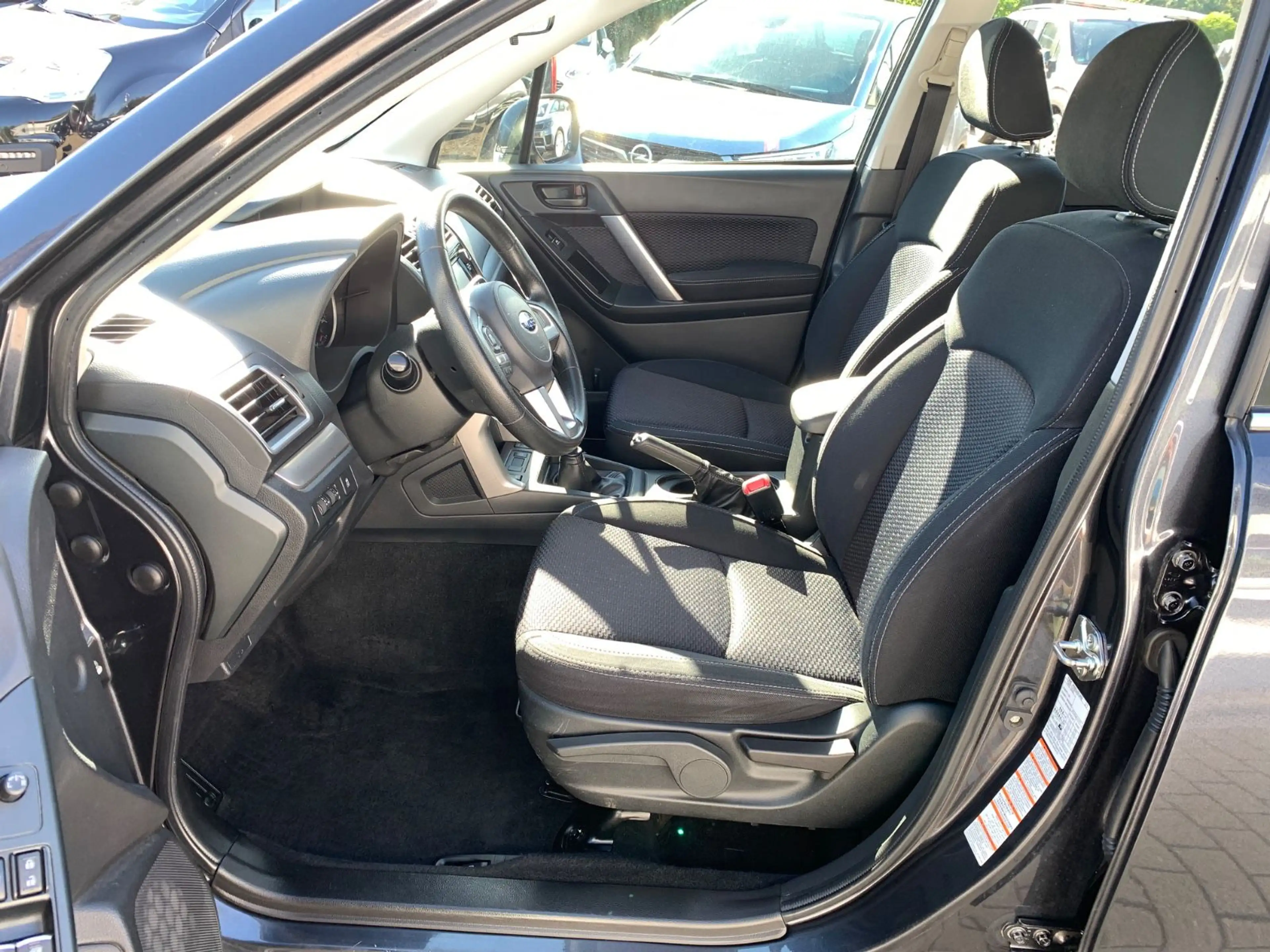 Subaru Forester Active 2,0 AWD AHK PDC Shzg Klima — photo 10