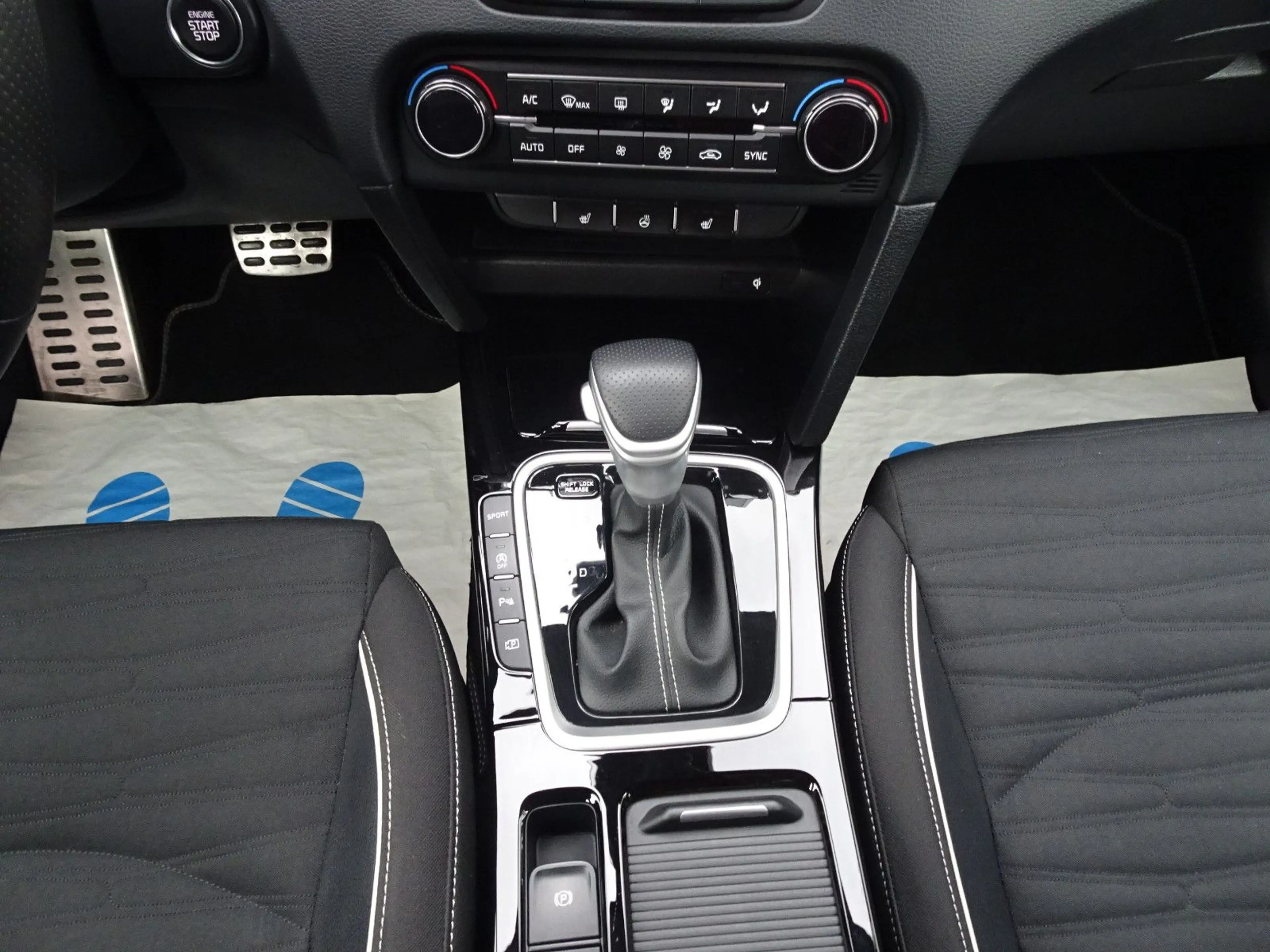 Kia Ceed / cee'd 1.5 T-GDI DCT GT-line SW — photo 11