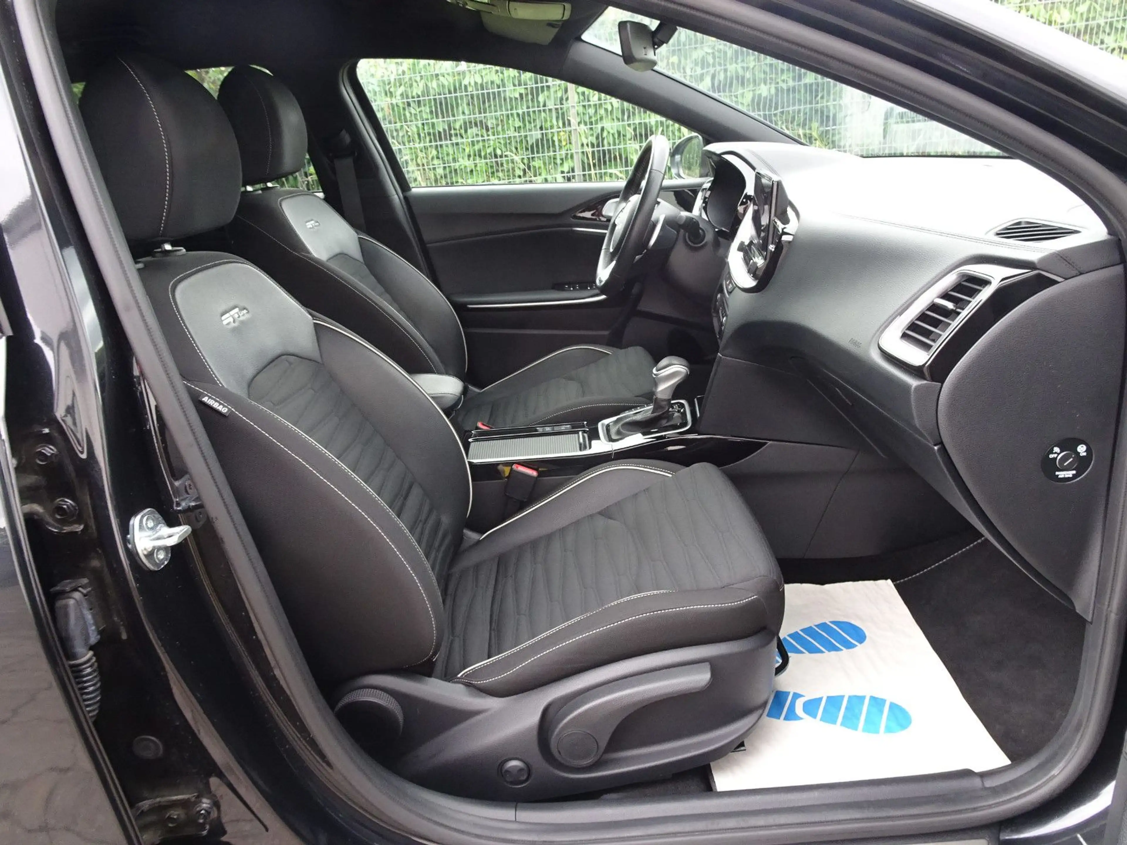 Kia Ceed / cee'd 1.5 T-GDI DCT GT-line SW — photo 17