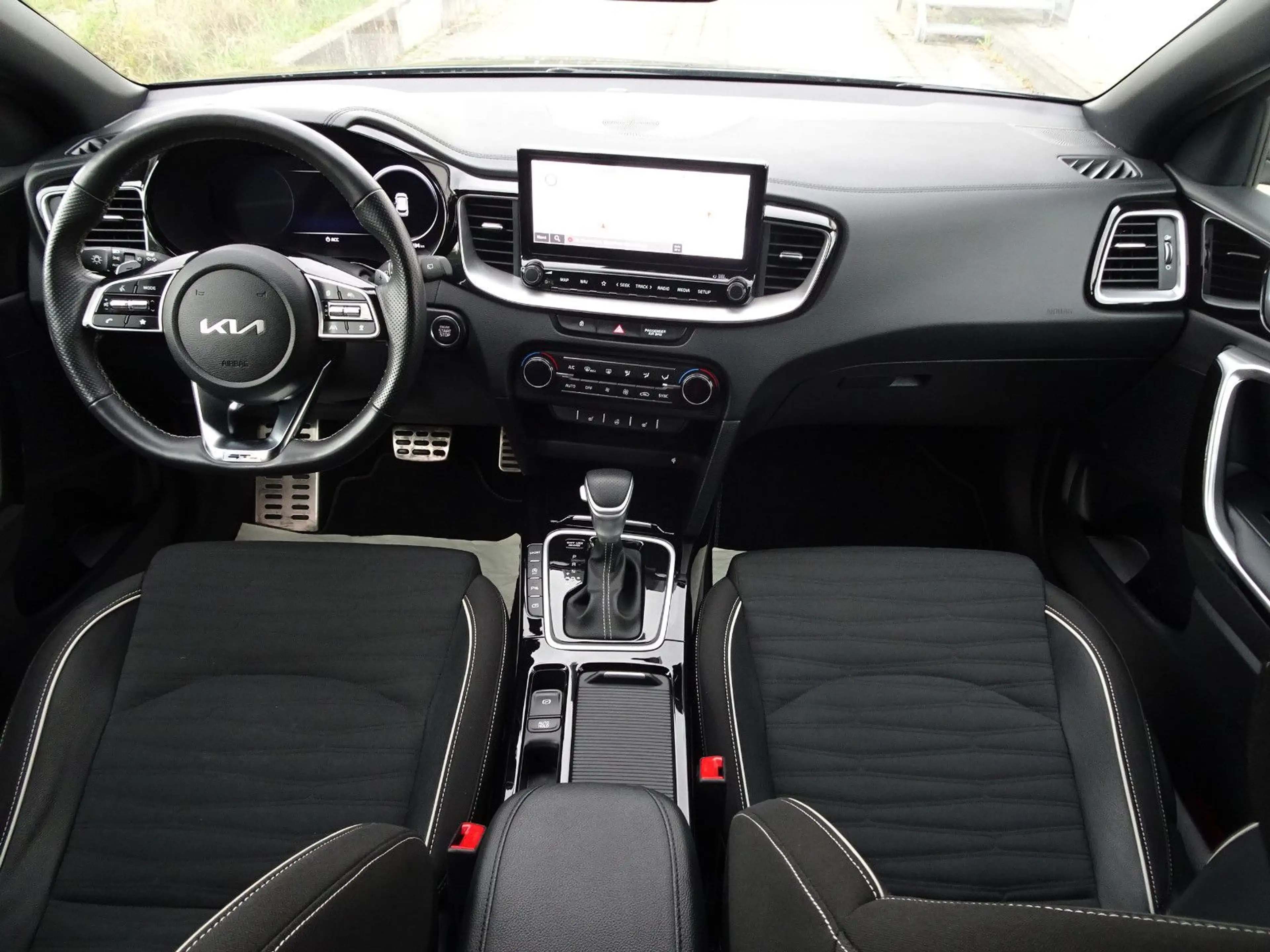 Kia Ceed / cee'd 1.5 T-GDI DCT GT-line SW — photo 8