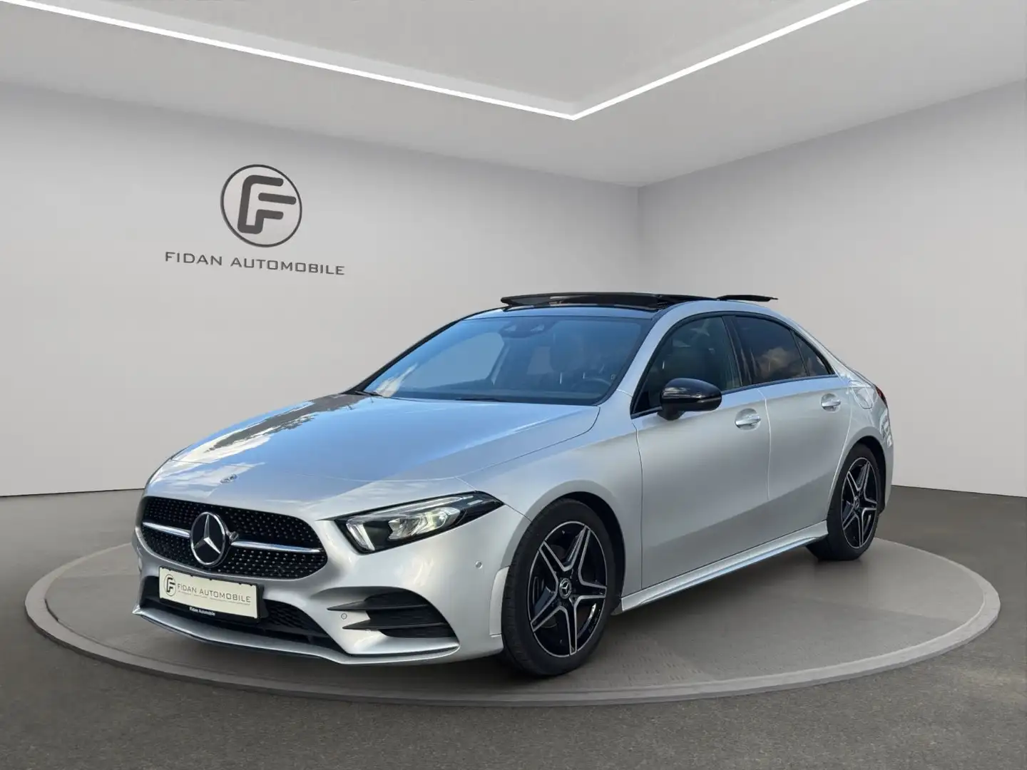 Mercedes-Benz A 180 d Lim. AMG-Line*Pano*Night*LED*Kamera*Apple Silber - 1