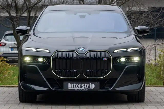 BMW 7 Series view 2