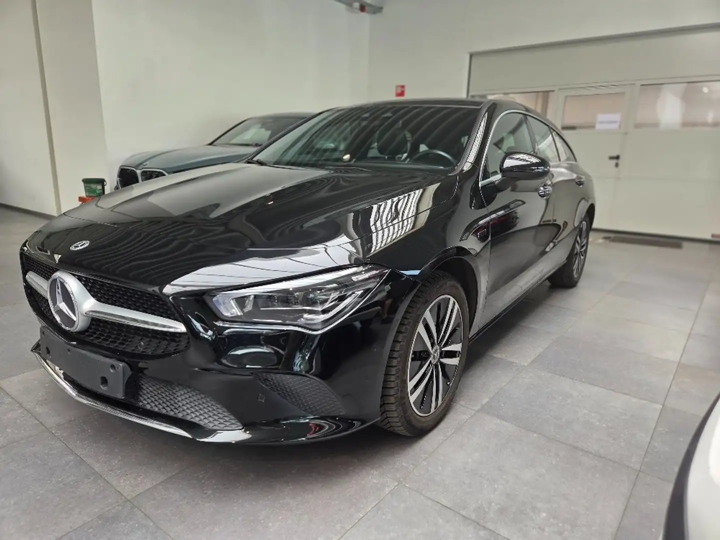 Mercedes-Benz CLA 250 e PHEV Business Solution - SHOOTING panodak Zwart - 1