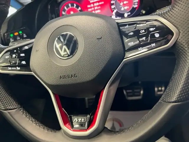 Volkswagen Golf view 18