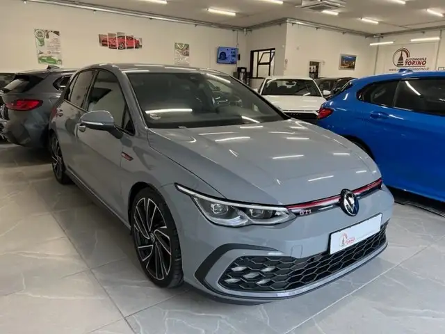Volkswagen Golf view 3