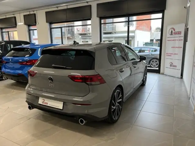 Volkswagen Golf view 4