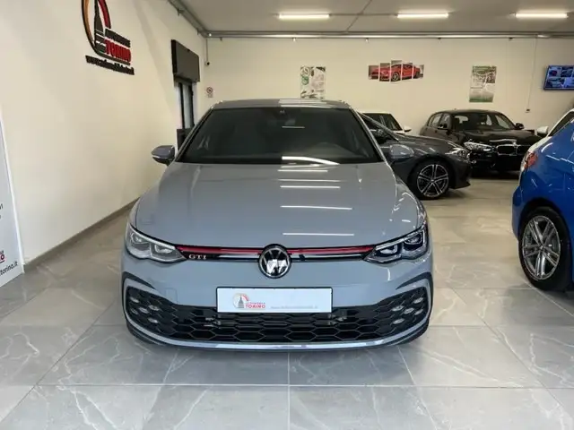 Volkswagen Golf view 2