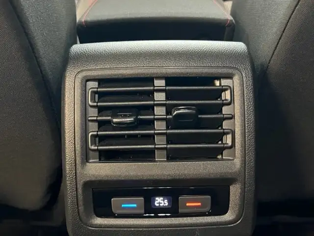 Volkswagen Golf view 8