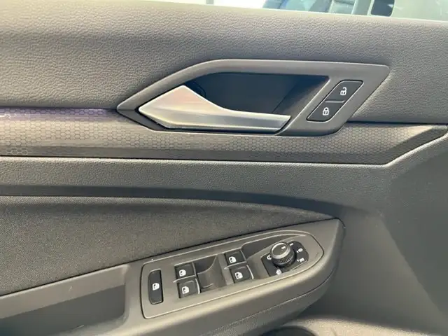Volkswagen Golf view 12
