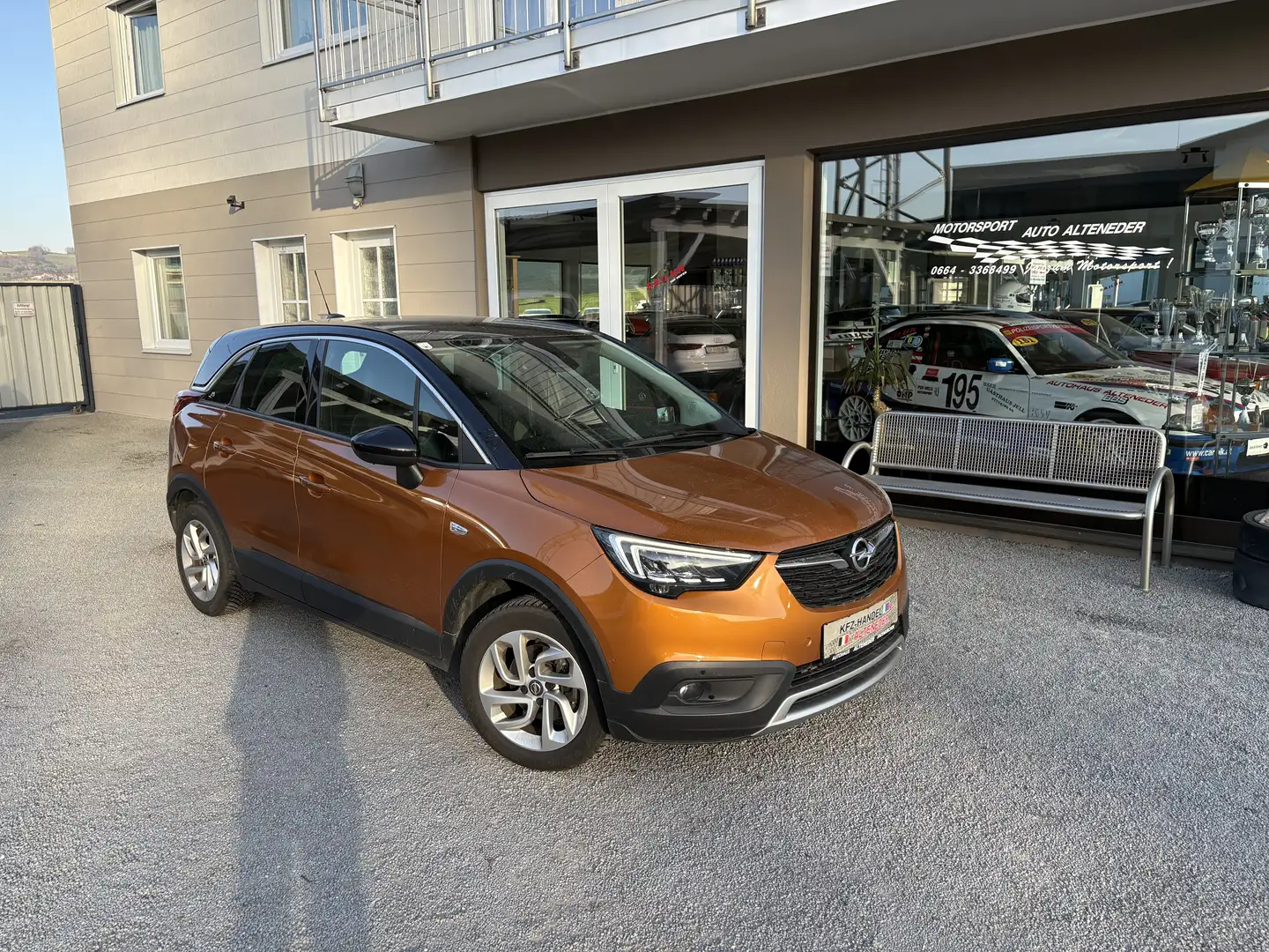 Opel Crossland X 1,2 Turbo Innovation Aut. *1.BZ*CARPLAY*NAVI*LED* Orange - 1