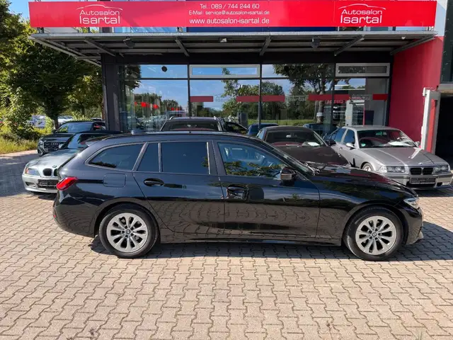 BMW 3 Series view 5
