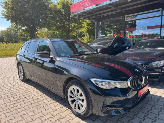 BMW 3 Series view 6