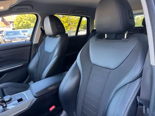 BMW 3 Series view 10