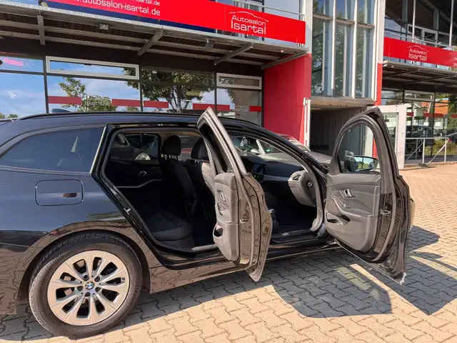 BMW 3 Series view 7