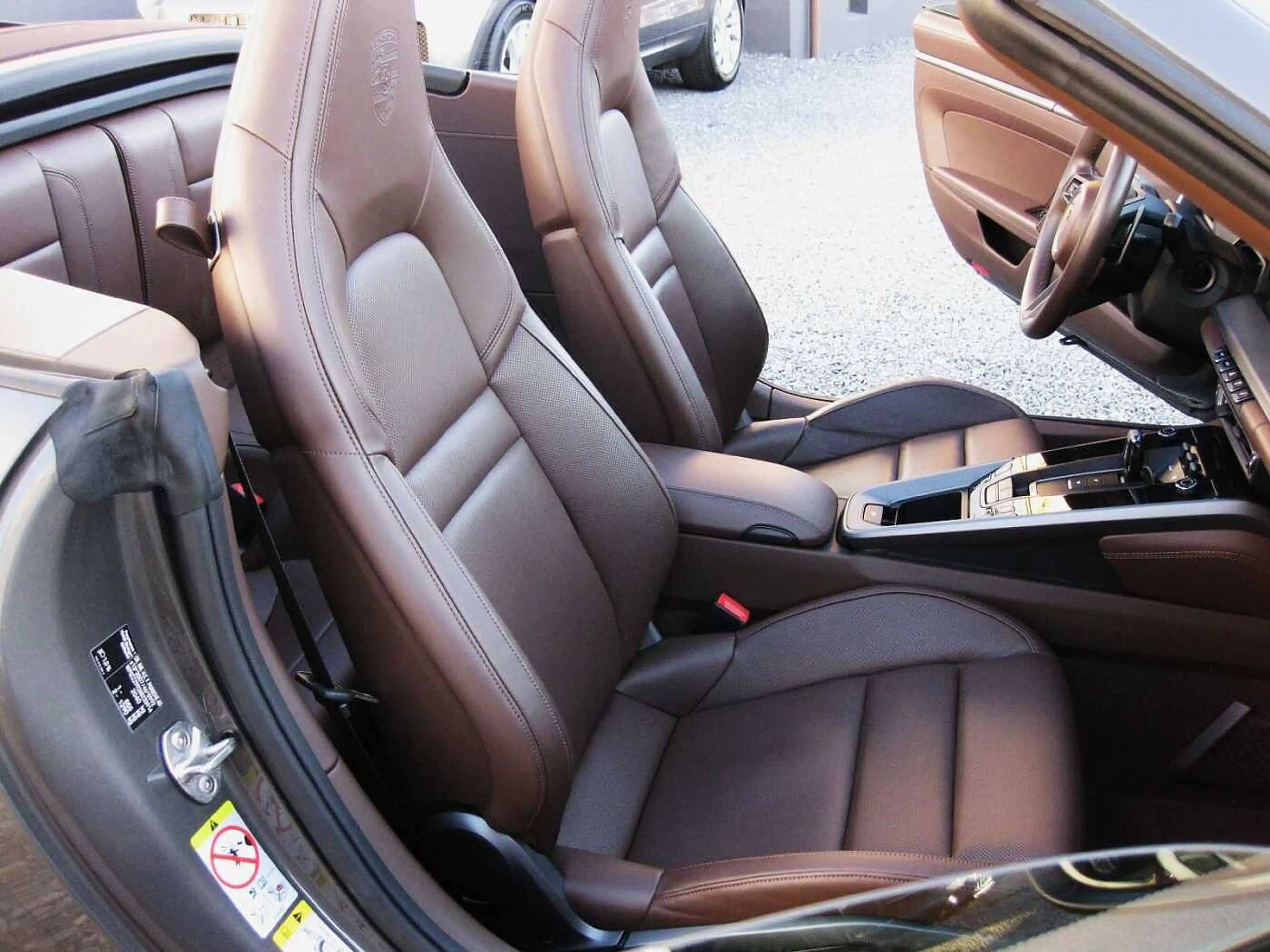 Porsche 992 911 C4 Cabrio PDK dt.Fzg. Top Ausst — photo 6
