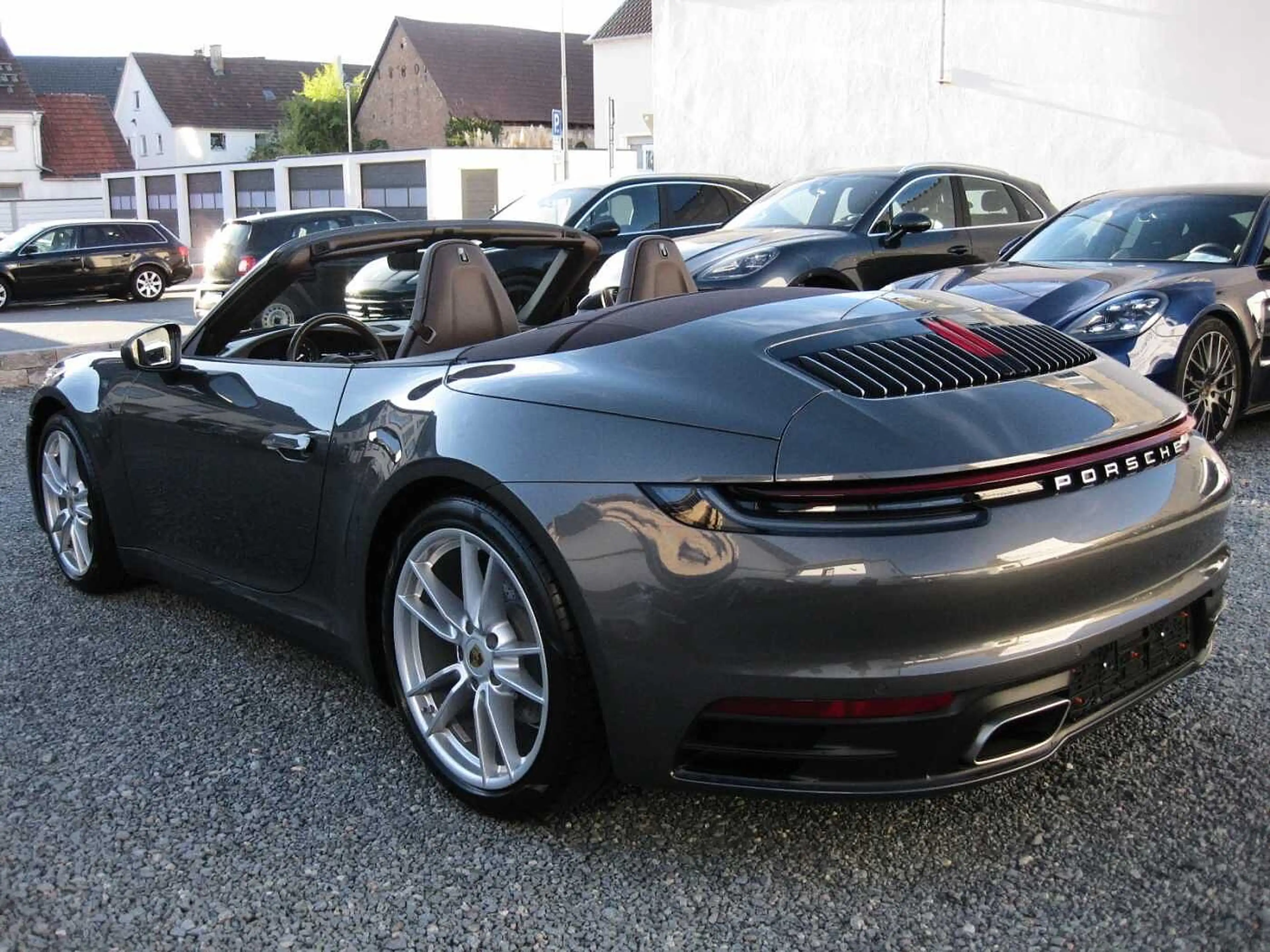 Porsche 992 911 C4 Cabrio PDK dt.Fzg. Top Ausst — photo 12
