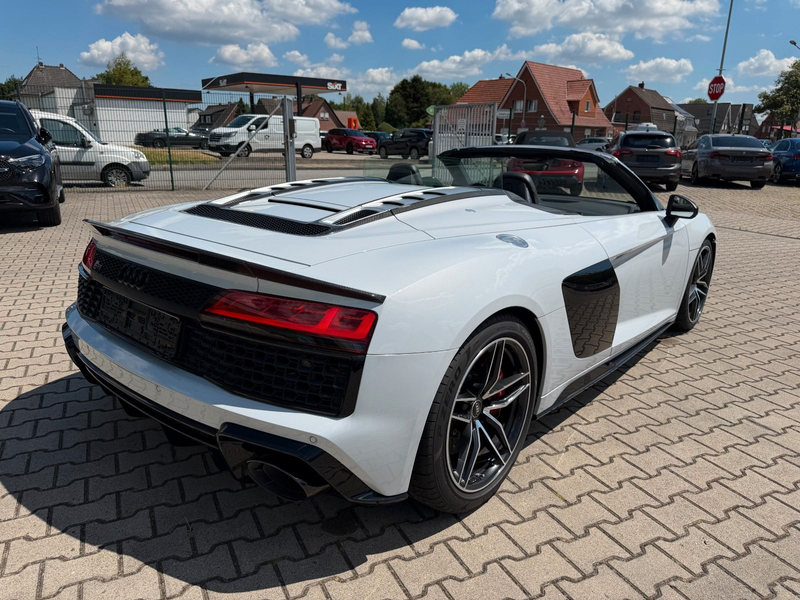 Audi R8 Spyder 5.2 FSI quattro performance*Carbon*B&O — photo 2