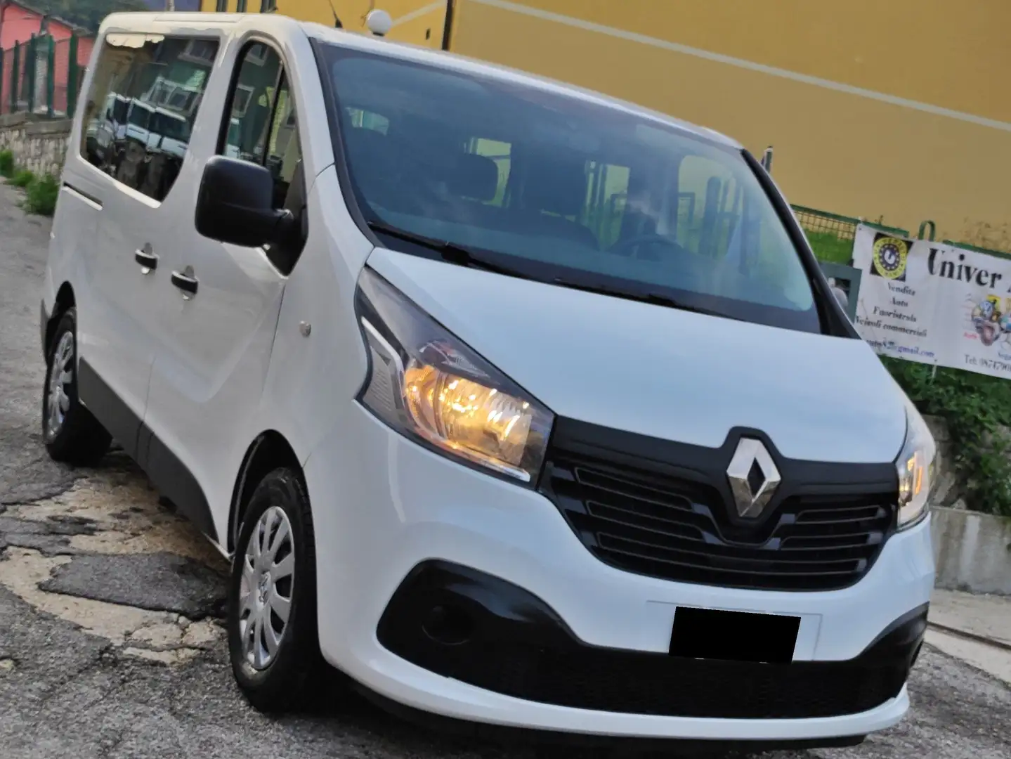 Renault Trafic 1.6 dci 125cv 9 posti Euro 6b...!!! Bianco - 1