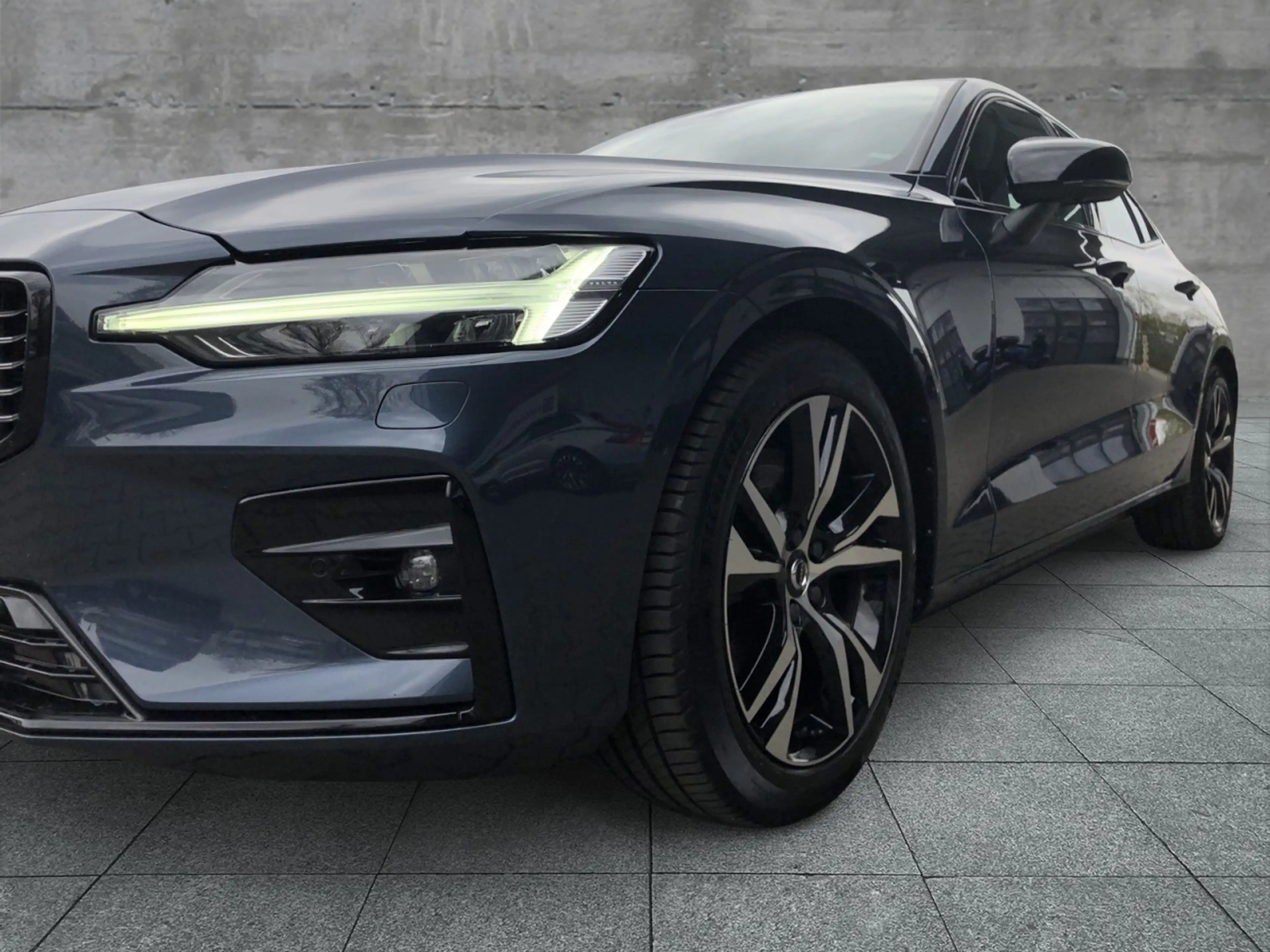 Volvo S60 B5 (Benzin) AWD Plus Dark (EURO 6d)(OPF) Klima — photo 6