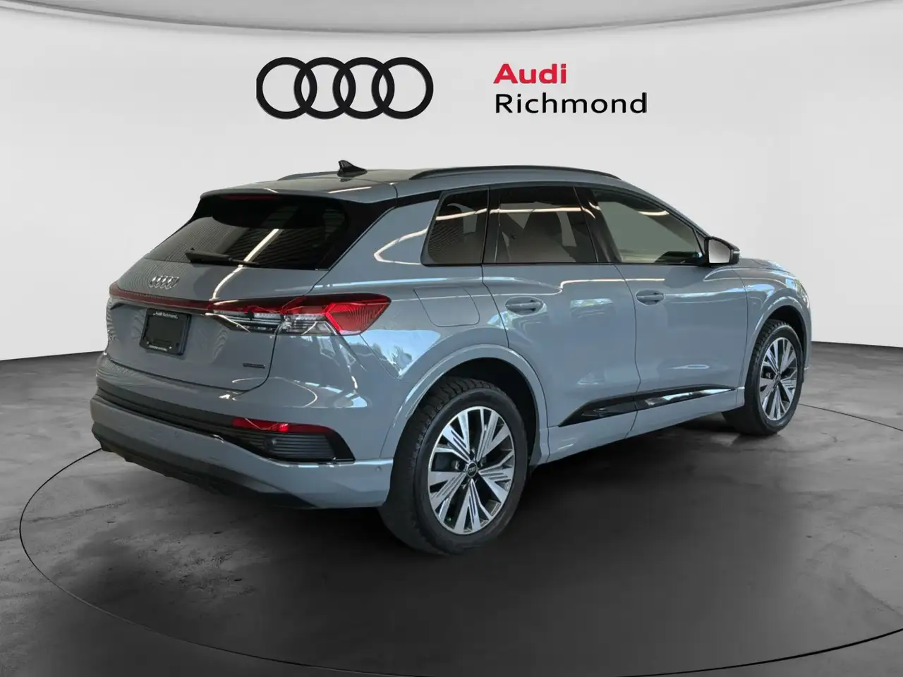 Audi Q4 e-tron снимка Audi Q4 e-tron