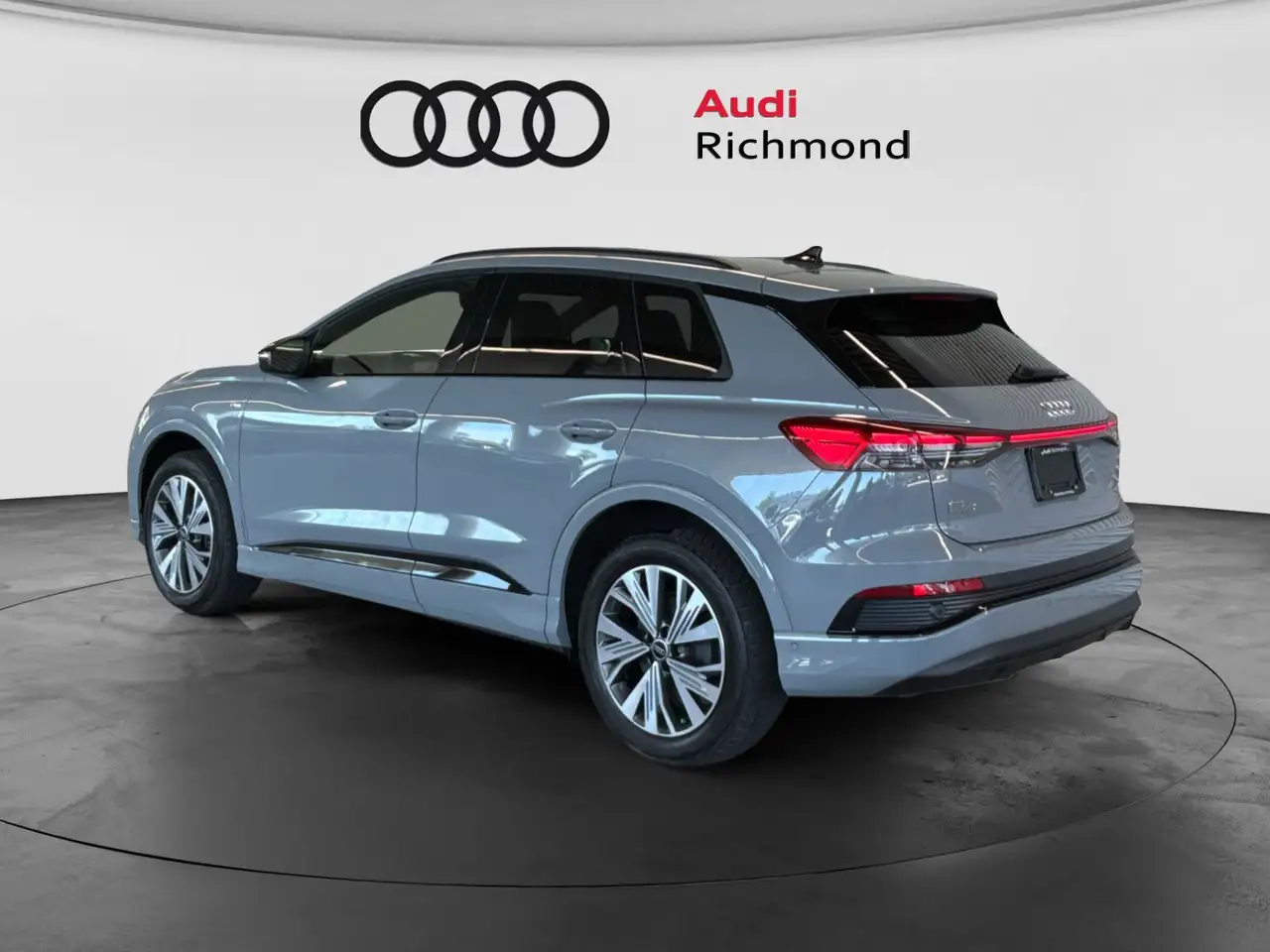 Audi Q4 e-tron снимка Audi Q4 e-tron