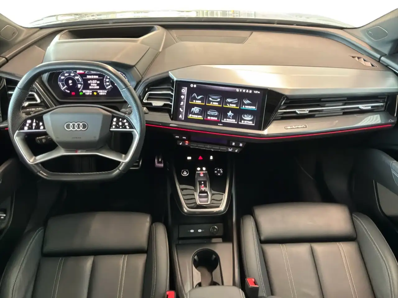 Audi Q4 e-tron снимка Audi Q4 e-tron